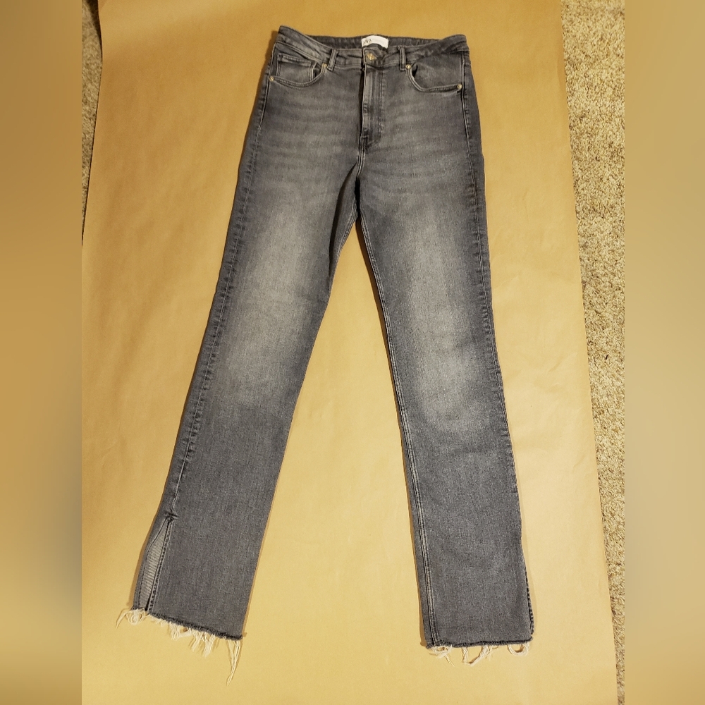 Zara Women's Charcoal Straight Leg Jeans